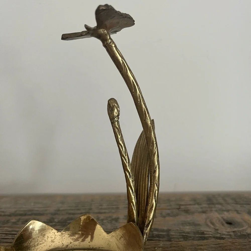 Brass ring fish jewelry holder